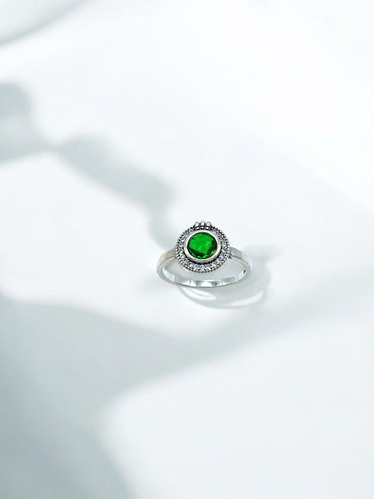 Silver Round Green Ring A111